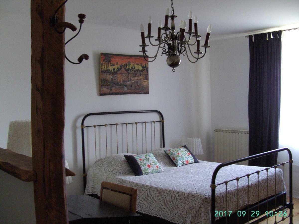 La Fontaine Bed & Breakfast Saint-Georges-en-Couzan Exterior photo