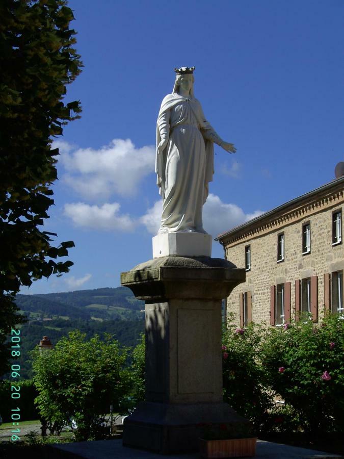 La Fontaine Bed & Breakfast Saint-Georges-en-Couzan Exterior photo